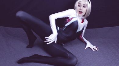 Spider Gwen: A Sticky Situation Preview
