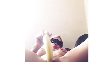 oud turns himself not only with his fingers but also with a banana