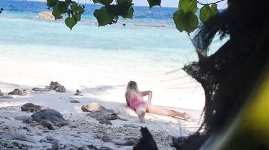 Sex On The Beach - Amateur Nudist Voyeur