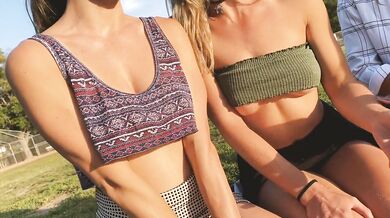 Risky public flashing - Picnic in the park with friends