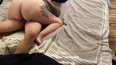 Thick MILF riding cock until cum all in pussy