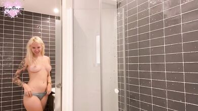 Washes and Shaves Pussy in the Bathroom - Solo