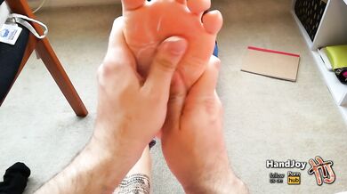 HandJoy * Foot rub + footjob with french pedicure * request by balabamber