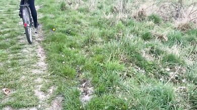 tinder girl fucked outdoor in public nature on a biketour