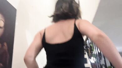 THE LANDLADY PREFERS ME TO GIVE HER COCK INSTEAD OF MONEY