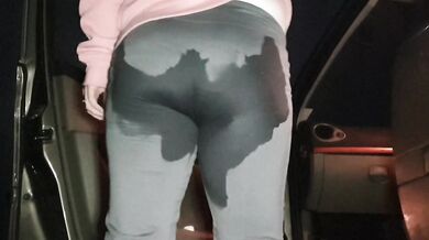 Nonchalanty Pissing my Yoga Pants While Texting
