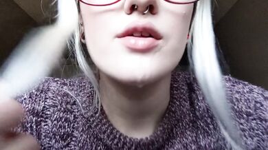 super sexy up close mouth tongue & spit play