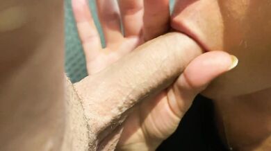 Desperate Pee in my Jeans next he Pee on Me and on end give him BlowJob with Cum on me