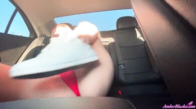 Beautiful Girl Fingering in the Car and Orgasm