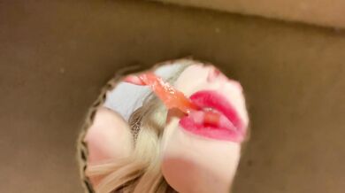 VORE - I swallow my candy while imagining it's YOU - gentle giantess - ASMR / 5 min!/