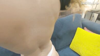 Latina rubia decide jugar haciendo una mamada y disfruta moviendo sus grandes tetas y follando