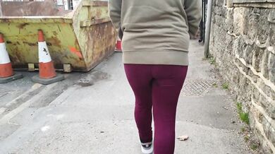 Public Wetting - And spending a whole day in pissy leggings ;)