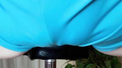 The Culprit of Wetting my Panties Masturbate and have 3 Orgasms, the saddle of my Old Cyclostatic