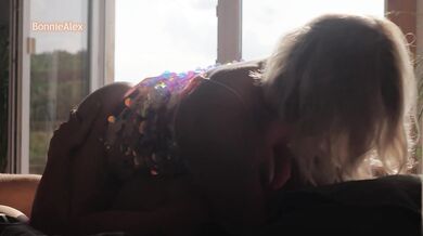 Bonnie gets such a powerful orgasm from a combination of vibrator and tongue
