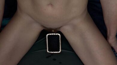 I came so hard when I inserted my hairbrush into my sweet pussy