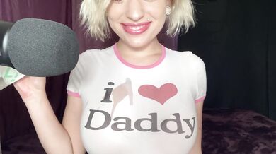 ASMR / Daddy Gets Me Wet... With Oil