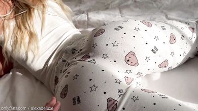 [POV] Bubble Butt Step Sister has a nice FAT PUSSY LIPS that GRIPS my THICK COCK perfectly 4K
