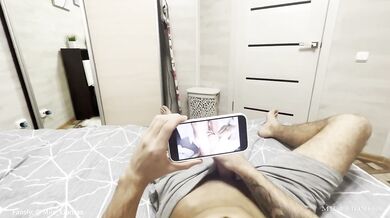 Мачеха спалила сына за дрочкой на порно и выебала. POV Porn. Кончил на трусики.