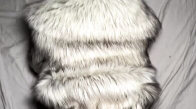 A lucky fan met Californiababe and fucked her in a fur coat