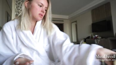 This Babe Knows how to Relax on Vacation. Handjob & Hard fuck her Pussy