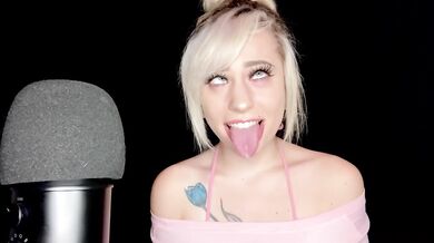 Like Aheago & Drool? Then Watch This Blonde Slut!