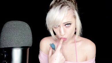Like Aheago & Drool? Then Watch This Blonde Slut!