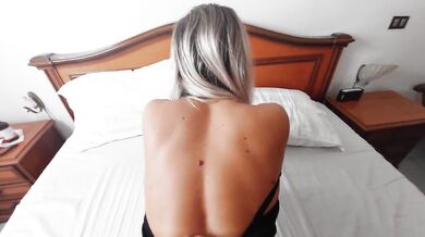 Woke Up in my Stepsister's Bed!
