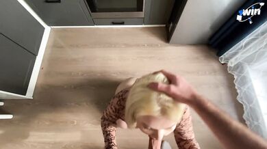 I wanted to fuck so badly that I let myself be fucked on the table.