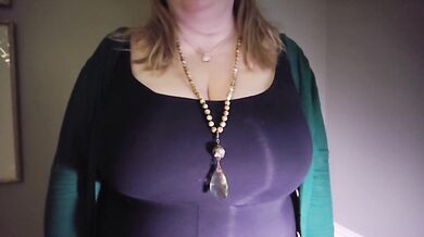 Lady Harland's new smokey quartz necklace