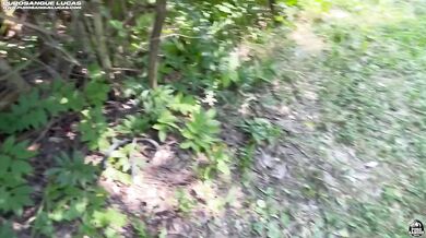 The eighteen-year-old cousin goes for a ride on a motorcycle and ends up getting fucked in a meadow - Ada Paradiso and Lucas Purosangue