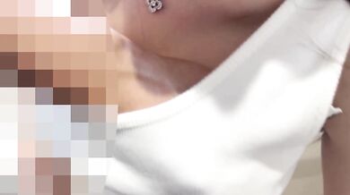 [Personal shooting] Uncontrollable squirting creampie in the toilet
