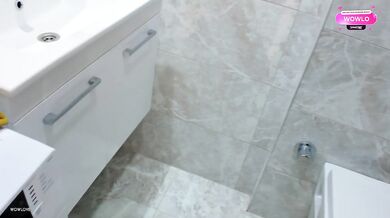 Accidently fucked my hot Step Mom while she cleaning bathroom