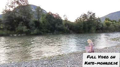 OUTDOOR FUCK: Zwischen den Bergen wird der Arsch von Kate Monroe besamt! blasen und reiten bis zum Cumshot