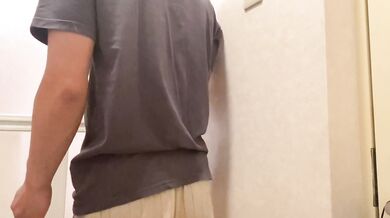 寝起きのイケメンM男に手コキフェラ騎乗位責めしたら寝バックで生中出しされました。japanese amateur wake up morning sex - えむゆみカップル