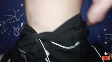 Thai Teen นอนไม่หลับลุกขึ้นมาขย่มสะ(เย็ดสดแตกใน)