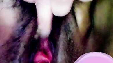 ひとりえっち7 おふろでひとりえっち。指を入れてぐちょぐちょに濡れたまんこみるく出しながらかき回し、潮吹き。