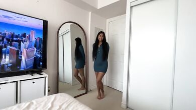 Asian Girl from Tinder Fucks on First Date!