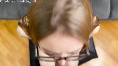 Sexy latina suck my dick and give her a huge cum in her mouth