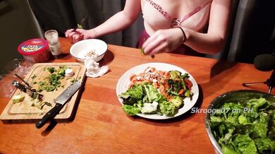 Foodporn Ep.1 Noodles and Nudes- Chinese Girl cooks in Lingerie and sucks BBC for dessert 4K 烹饪表演