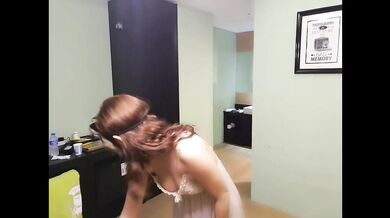 ชงกาแฟเปิดหียั่วยามโรงแรมให้เงี่ยน She brewed a cup of seduction at a horny