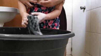 Pinay milf kinantot habang naglalaba - pinay scandal 2020