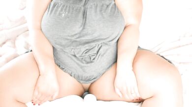 Lonely Wife Cums On Camera