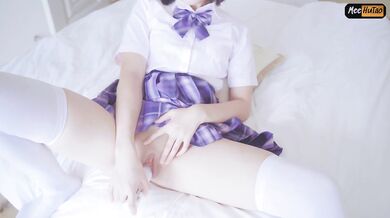 Masturbate quickly with newly bought toys, and finally exhausted. I really want to have sex