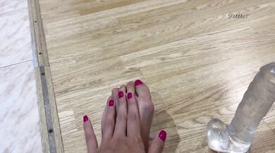 BEAUTIFUL ASIAN FOOT MASTROBING COCK