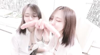 Japanese AmateurMasturbating with a giant dildo.