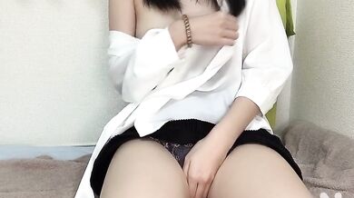 清楚女子学生の裏の顔どアップ丸見えオナニーで痙攣しちゃった/// I'm alone at home masturbating.