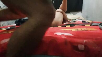Pinasakan ng vibrator ang pwet tapos kinantot ko puke ng asawa ko at pinutok ko sa loob