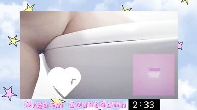 Masturbating with the toilet ????
