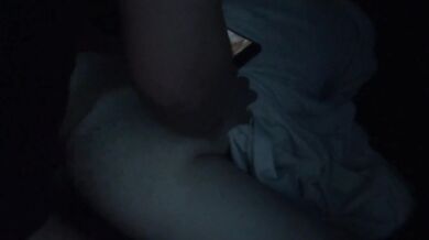 It was amazing to creampie my girlfriend while she was playing a game while watching a gravure video