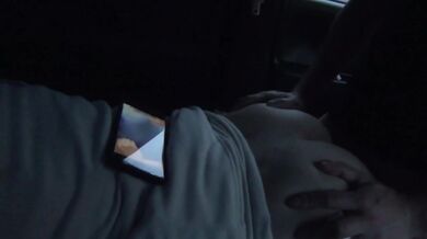 It was amazing to creampie my girlfriend while she was playing a game while watching a gravure video